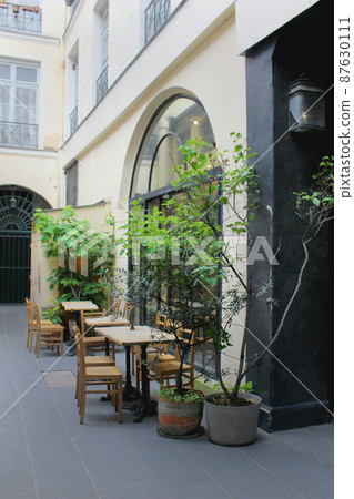 巴黎庭院咖啡館露台 87630111