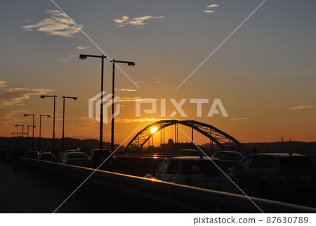 Sunset seen from Tamagawara Bridge over the Tama River Sunset seen from Tamagawara Bridge over the Tama River 87630789