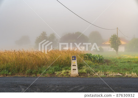 Camino pilgrimage road 87630932