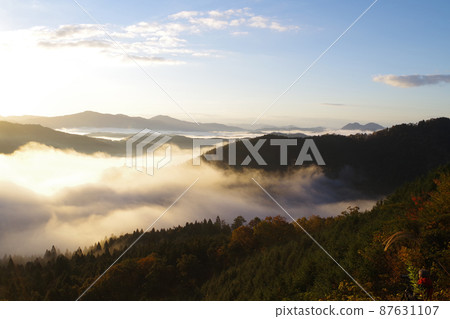 Sea of clouds at Toyohei Iwami Road Pass, Kitahiroshima Town Sea of clouds at Toyohei Iwami Road Pass, Kitahiroshima Town 87631107