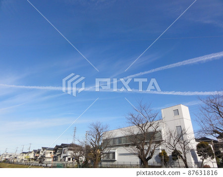 穿越飛機雲 87631816