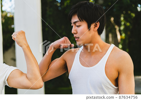 炫耀你的肌肉 87634756