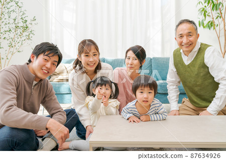 Three generations family Three generations family 87634926