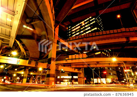 Night view of Hakozaki Junction on the Metropolitan Expressway 87636945