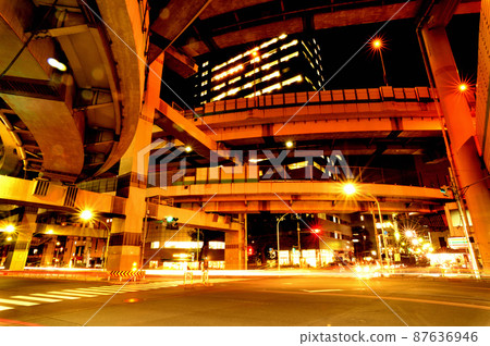 Night view of Hakozaki Junction on the Metropolitan Expressway Night view of Hakozaki Junction on the Metropolitan Expressway 87636946