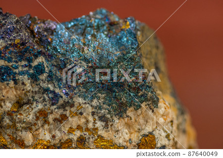 Spotted copper ore 87640049