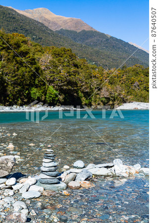 新西蘭奧塔哥地區藍池馬卡羅阿河沿岸風光 87640507