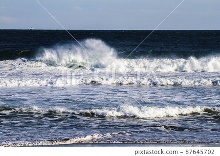 冬季大浪 87645702