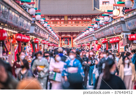 Tokyo cityscape of Japan 3.11 ... BA.2 Multiple infection explosion ... Death left at home February Record high ... Busy Sensoji Temple = March 11 87648452