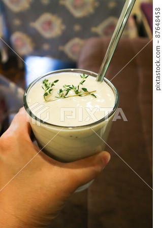banana smoothie, milkshake or banana milkshake or fruit juice 87648458