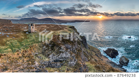 The tower at Glencolumbkille in County Donegal - Ireland 87649238