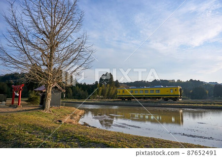 稻田神社和水鏡列車 磯海鐵道 87652491