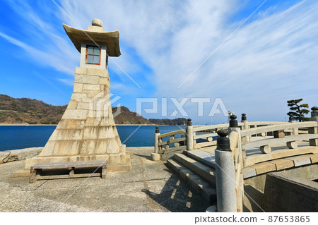 [Hiroshima Prefecture] Chisako Wharf under fine weather (Mitarai Townscape Conservation Area Tobishima Kaido) 87653865