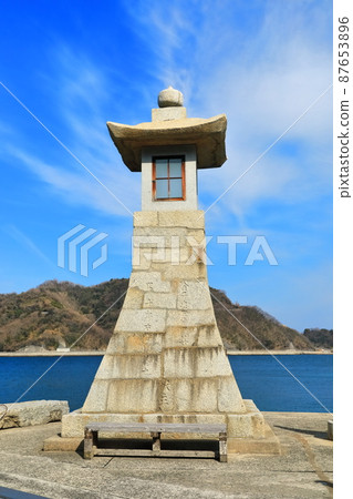 [Hiroshima Prefecture] Chisako Wharf under fine weather (Mitarai Townscape Conservation Area Tobishima Kaido) 87653896