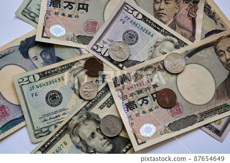 American banknotes and coins American banknotes and coins 87654649