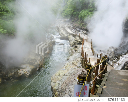 Scenery around the Koyasukyo Great Fountain (Yuzawa City, Akita Prefecture) Scenery around the Koyasukyo Great Fountain (Yuzawa City, Akita Prefecture) 87655483