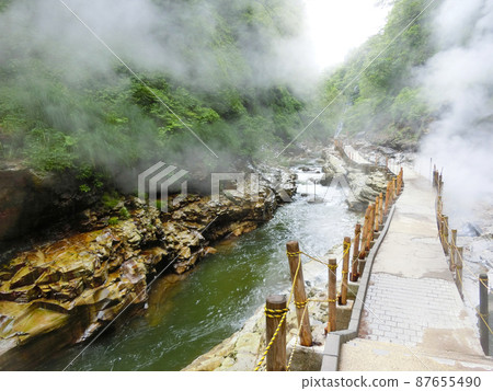 Scenery around the Koyasukyo Great Fountain (Yuzawa City, Akita Prefecture) Scenery around the Koyasukyo Great Fountain (Yuzawa City, Akita Prefecture) 87655490