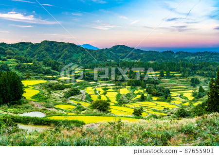 Hoshitoge Rice Terraces, Tokamachi City, Niigata Prefecture-Autumn, close to harvesting rice- Hoshitoge Rice Terraces, Tokamachi City, Niigata Prefecture-Autumn, close to harvesting rice- 87655901