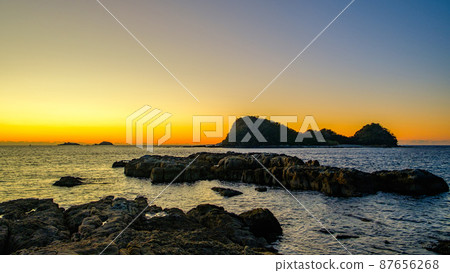 海邊晚上風景 87656268