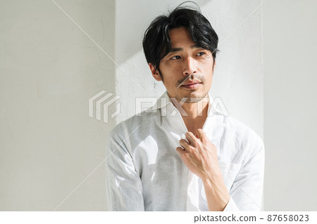 Middle men's portrait 87658023