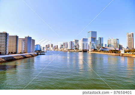 從築地大橋/隅田川看竹芝碼頭（東京都港區）[2022.2] 87658401