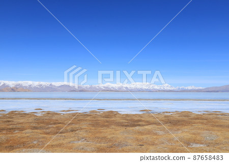 Lake Zorkul Pamir Plateau 87658483