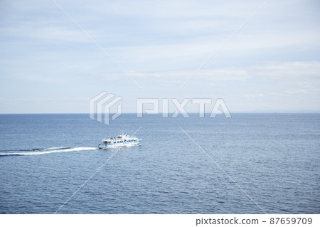 從Teuri島出發的渡輪 從Teuri島出發的渡輪 87659709