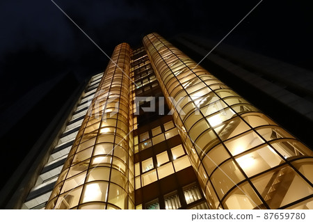 High building 87659780