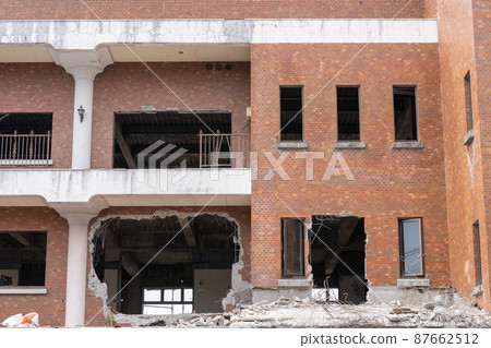 Demolition work site 87662512