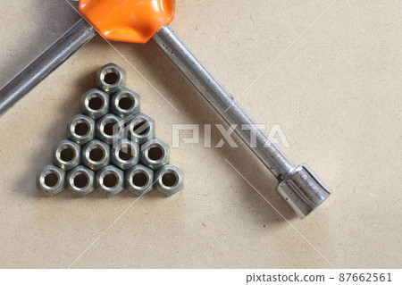 汽車車輪螺母和十字扳手 87662561