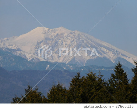 View of the snowy mountain 87663133