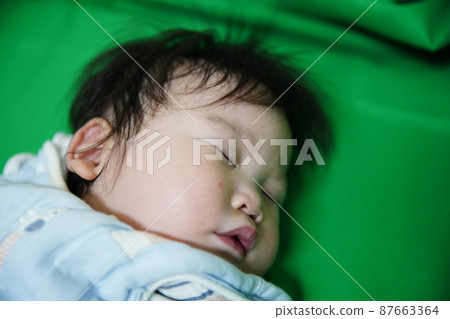 蹣跚學步,睡覺 蹣跚學步,睡覺 87663364