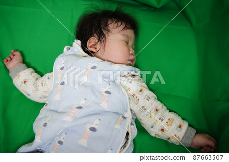 蹣跚學步,睡覺 蹣跚學步,睡覺 87663507