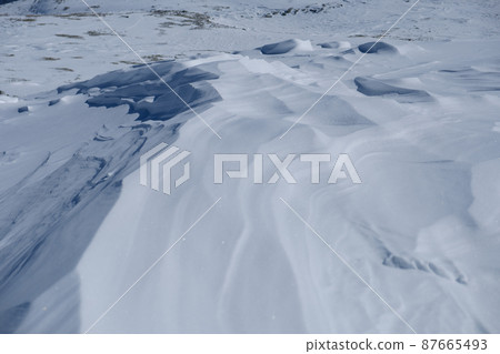 Mt. Kisokoma and Mt. Hoken in the midwinter 87665493
