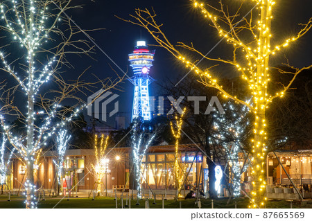 天王寺公園的冬日燈飾與通天閣的夜景 天王寺公園的冬日燈飾與通天閣的夜景 87665569