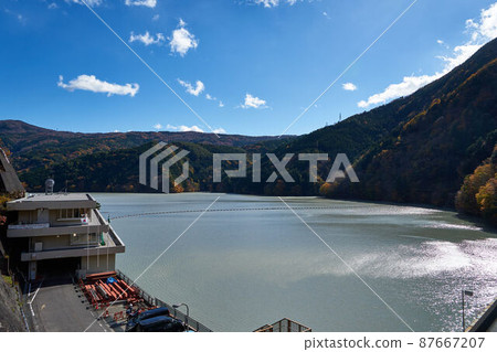 Autumn leaves of Lake Ikawa, Shizuoka Prefecture Autumn leaves of Lake Ikawa, Shizuoka Prefecture 87667207