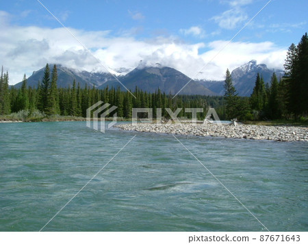 加拿大弓河 87671643