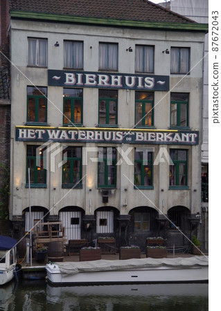 Beer house along the canal in Ghent, Belgium Beer house along the canal in Ghent, Belgium 87672043