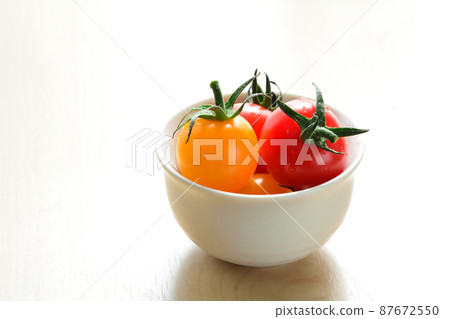 Delicious mini tomato Delicious mini tomato 87672550