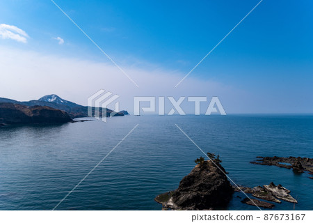 海洋、岩石和海岸的形象(照片:新潟縣柏崎市) 海洋、岩石和海岸的形象(照片:新潟縣柏崎市) 87673167