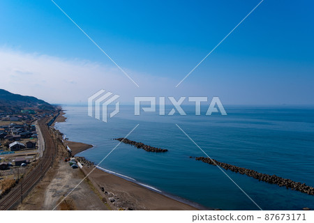 海洋、岩石和海岸的形象（照片：新潟縣柏崎市） 87673171