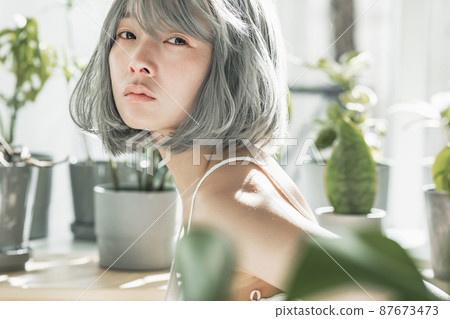 Woman beauty portrait 87673473