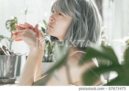 Woman beauty portrait 87673475