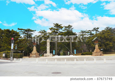 島根縣出雲市“出雲大社鳥居” 島根縣出雲市“出雲大社鳥居” 87673749