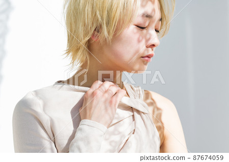 Female portrait without makeup 87674059