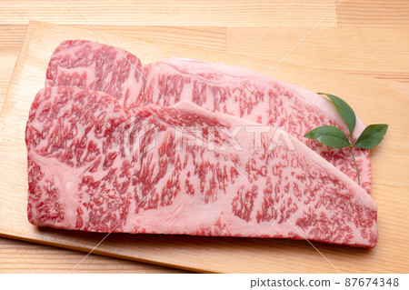 Japanese black beef sirloin steak meat 87674348