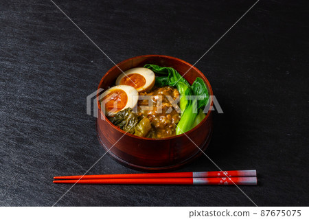 蟹肉米飯Rurohan台灣菜剁碎的豬肉飯 蟹肉米飯Rurohan台灣菜剁碎的豬肉飯 87675075