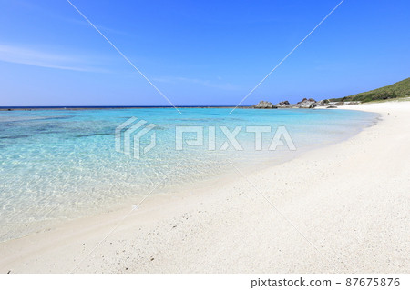Okinawa Iheya Island scenery (Shioshitahama) Okinawa Iheya Island scenery (Shioshitahama) 87675876