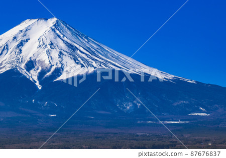 富士吉田的富士山冬季景觀 87676837