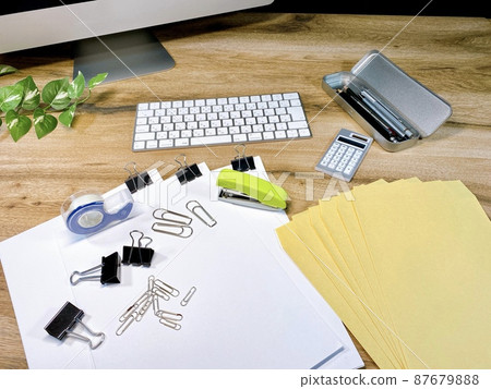 商業形象辦公桌工作文書工作 87679888